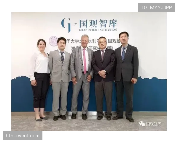 博尼法斯携德甲冠军队友重聚，共忆辉煌岁月与荆棘征程