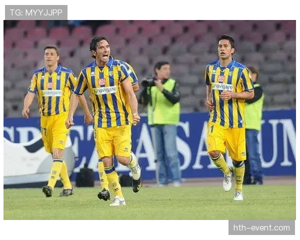 佩德里重返拉帕尔马斯追忆青涩岁月,状态回暖闪耀足球舞台 佩德里重返拉帕尔马斯追忆青涩岁月,状态回暖闪耀足球舞台